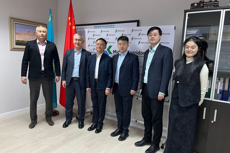 中国国家铁路局代表团拜访跨里海国际运输路线国际协会办公室